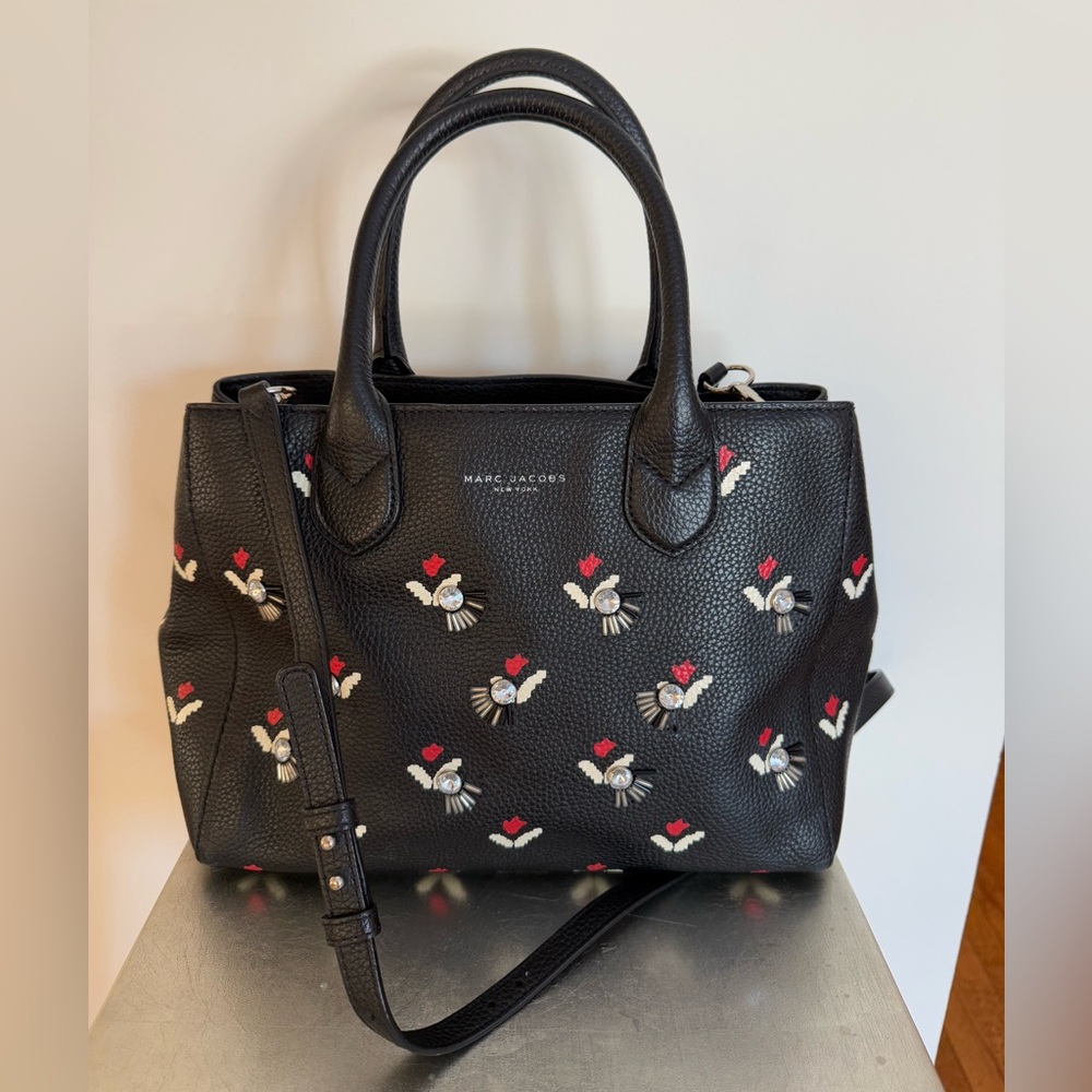 Marc Jacobs tulip collection crossbody bag with strap